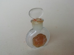 Petit Flacon à Parfum Ancien BOBS En Verre Soufflé - Miniaturen (met Doos)