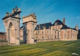 Cp , 27 , LE NEUBOURG , Le Château Du Champ De Bataille, Ensemble Majestueux De Style Louis XIII, Le Porche D'entrée - Le Neubourg