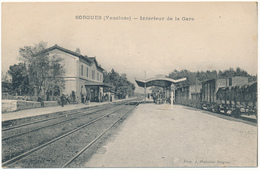 SORGUES - Intérieur De La Gare - Sorgues