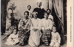 ASIE - BIRMANIE - Une Famille Chrétiènne Birmane - Myanmar (Burma)