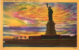 - THE STATUE OF LIBERTY AT SUNRISE. NEW YORK CITY - Scan Verso - - Statue Of Liberty