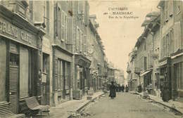 CANTAL   MAURIAC  Rue De La République - Mauriac