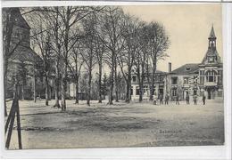51 BAZANCOURT . La Place Animée De Soldats Allemands , église  , édit : Scharr Et Dathe , écrite En 1915 , état Extra - Bazancourt