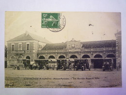 Delcampe - GP 2019 - 811  CASTELNAU-MAGNOAC  (Hautes-Pyrénées)  :  Les AUTOBUS Devant La  HALLE  -  RARE  XX XXX - Castelnau Magnoac