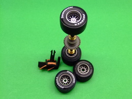 SCALEXTRIC MINARDI  ARROWS  F1 Accesorio Juego Ruedas + Corona Y Eje + Guia - Circuits Automobiles