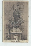 Saint-Philbert-de-Grand-Lieu  (44) : GP De La Statue De Saint-Philbert à L'intérieur De L'église Romane Env 1933 PF. - Saint-Philbert-de-Grand-Lieu