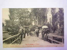 GP 2019 - 832  Les PYRENEES - LOURES  (Hautes-Pyrénées)  :  Sur La Passerelle...  (avec  ATTELAGE De CHIENS)  1910   XXX - Other & Unclassified