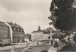 AK Zwönitz Markt Blick Rathaus Gasthof ? Haltestelle Bus Ikarus A Elterlein Geyer Annaberg Aue Schwarzenberg Lauter DDR - Zwönitz