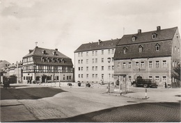 AK Zwönitz Markt Hotel Roß Telefonzelle Spedition Oswald Lämmel A Elterlein Geyer Annaberg Aue Schwarzenberg Lauter DDR - Zwönitz