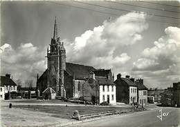 - Gds Formats -ref-Z55- Finistère - Guerlesquin - Eglise Paroissiale Et Place - Carte Bon Etat - - Guerlesquin