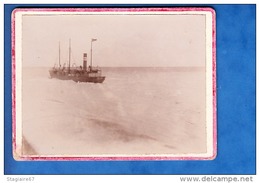 PHOTO DIEPPE ARRIVEE D UN BATEAU VU DE LA FALAISE - Lugares