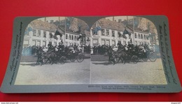 PHOTO STEREO THE KING AND QUEEN WITH CROWN PRINCE OLAF DRIVING TROUGH THE STREETS OF TRONDHJEM NORWAY ATTELAGE - Stereoscopic