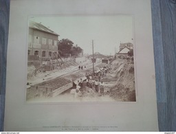 GRANDE PHOTO RARE TROYES CONSTRUCTION DU CHEMIN DE FER GARE EN ARRIERE PLAN PHOTOGRAPHE GUSTAVE LANCELOT - Alte (vor 1900)