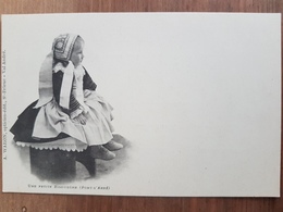 Pont-l'Abbé.une Petite Bigoudenne.précurseur.coiffe Costume Breton.édition Waron - Pont L'Abbe