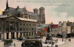 REIMS. - La Cathédrale - La Place Royale - Statue De Louis XV. Belle Carte Couleur - Reims