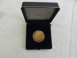 Médaille De Table En Bronze Dans Sa Boîte Landwirtschafts Gesellschaft 1984 - Autres & Non Classés