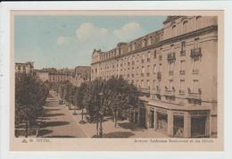 VITTEL - VOSGES - AVENUE AMBROISE BOULOUMIE ET LES HOTELS - Vittel