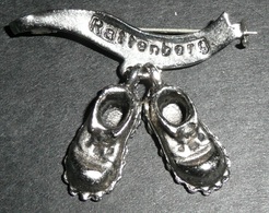 Rare Bijou Ancien En Métal, Broche Chaussures De Randonnée, RATTENBERG - Broschen