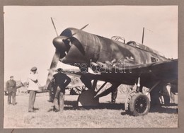 Cca 1940 Könnyű Bombázó Személyezettel, Kartonra Ragasztott Fotó, 12×16 Cm - Autres & Non Classés