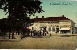 T2 1913 Berettyóújfalu, Kossuth Tér, Kereskedelmi és Iparbank Részvénytársaság, Friedmann Jakab üzlete. Adler Béla Kiadá - Ohne Zuordnung