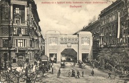 * T2/T3 1908 Budapest VI. Andrássy út A Spanyol Király Tiszteletére Készült Diadalkapuval, Takarékpénztár, Fonciere Bizt - Unclassified