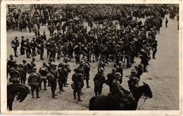 * T2/T3 1938 Ipolyság, Sahy; Bevonulás / Entry Of The Hungarian Troops + 'Az Első Visszatért Magyar Város Ipolyság' So.  - Zonder Classificatie