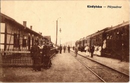 T2 1918 Királyháza, Koroleve; Vasútállomás, Vasutasok, Vonat, Csendőr / Bahnhof / Railway Station With Railwaymen, Train - Ohne Zuordnung