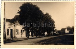 T2/T3 1941 Pélmonostor, Beli Manastir; Utca és Vendéglő / Street And Restaurant. Photo (EK) - Unclassified