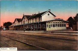 T2 1915  Vinkovce, Vinkovci; Kolodvor / Vasútállomás, Pályaudvar. Kiadja J. Reich / Bahnhof / Railway Station - Non Classés