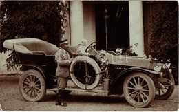 * T2/T3 1913 Vintage Automobile With A Baby, Driver With A Spare Tire. Photo  (EK) - Zonder Classificatie