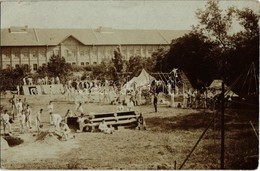 ** T2 ~1905 Budapest VIII. Katonai Gyakorlótér építése A M. Kir. Honvéd Központi Ruhatárépület Előtti Téren, Katonák ásá - Unclassified