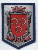 Ecusson Tissu Ancien/ Imprimé/MACON/ Saône Et Loire /Vers 1960-1980    ET245 - Scudetti In Tela