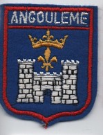 Ecusson Tissu Ancien/Brodé/ANGOULEME/Charente  /Vers 1960-1980    ET257 - Blazoenen (textiel)