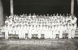 Photo De Groupe Bayombong (Philippines) Central School, First Communicants 1960, Father Louis, Miss R.G. Gatan - Identifizierten Personen