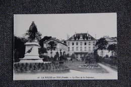 La Roche Sur Yon - La Place De La Préfecture. - La Roche Sur Yon