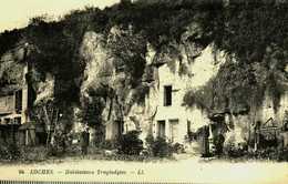 37....indre Et Loire....loches....habitations Troglodytes - Loches