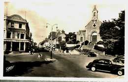 44...loire Atlantique....la Baule...place Du General Leclerc...voiture..cpsm - La Baule-Escoublac