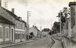 Delcampe - MONETEAU (89) - Le Centre, Route D'Auxerre   -15395- - Moneteau