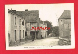49 Maine Et Loire RABLAY Le Porche Et Un Coin Du Mail - Autres Communes