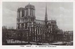 Carte Postale PARIS (75) Cathédrale Notre-Dame 1163-1260 Flèche Tombée Le 15-04-2019 Bateau-Eglise-Religion - Kerken