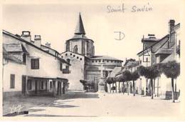 65 - SAINT SAVIN : La Place De L'Eglise - CPA - Hautes Pyrenées - Autres & Non Classés