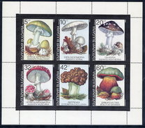 BULGARIA 1991 Poisonous Fungi Sheetlet MNH / **.  Michel 3886-91 Kb - Blocchi & Foglietti