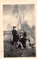 ¤¤  -  LEGE  -  Cliché De 2 Femmes En Avril 1944  -  Voir Le Dos  -  Voir Description   -  ¤¤ - Legé