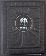 WWF Emblémás Fekete Gyűrűs Borító Benne 55 átlátszó 18 X 26 Cm Műanyag Lap Levelek, Kisívek Részére, Hozzá Albumtok - Otros & Sin Clasificación