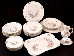 XIX. Sz:. Pfeiffer & Löwenstein, Hat Személyes Jelzett Porcelán étkészlet Nagy Tálakkal, Kiöntővel. Matricás. Kisebb Hib - Other & Unclassified