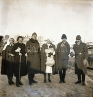 Cca 1942 Thöresz Dezső (1902-1963) Békéscsabai Gyógyszerész és Fotóművész Szolgálatot Teljesített Egy Sebesültszállító V - Other & Unclassified