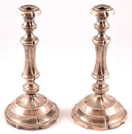 Ezüst (Ag.) Gyertyatartó Pár. Geometrikus Díszítésekkel. Jelzett, Mesterjeggyel (AW) 601 G, M:31 Cm / Silver Candlestick - Autres & Non Classés