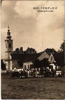 1929 Drávapalkonya, Református Templom, Hívők Vasárnapi Ruhában. Pozsegovits Gy. Photo + Beremend-Pécs 188. Vonat Bélyeg - Sin Clasificación