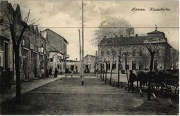 T2 1915 Hatvan, Kossuth Tér, Takarékpénztár, Langsfeld üzlete. Kiadja Hoffmann M. L. - Zonder Classificatie