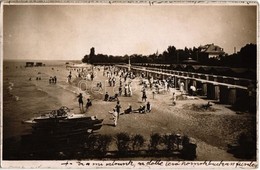 T2/T3 1916 Siófok, Strand, Fürdőzők, Napozók, Kabinok, Csónakok. Photo - Zonder Classificatie